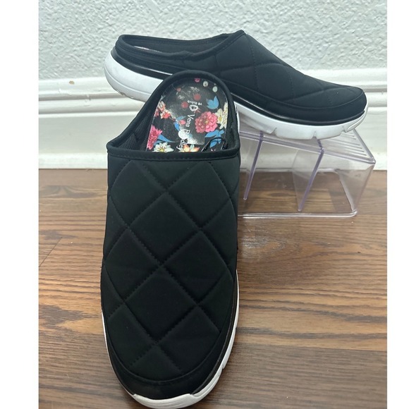 Vera Bradley Shoes - Vera Bradley Quilted Black Mule Clogs Comfort Slides Women's Shoes